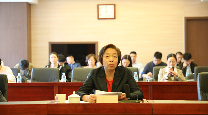 苏辉出席会议并讲话